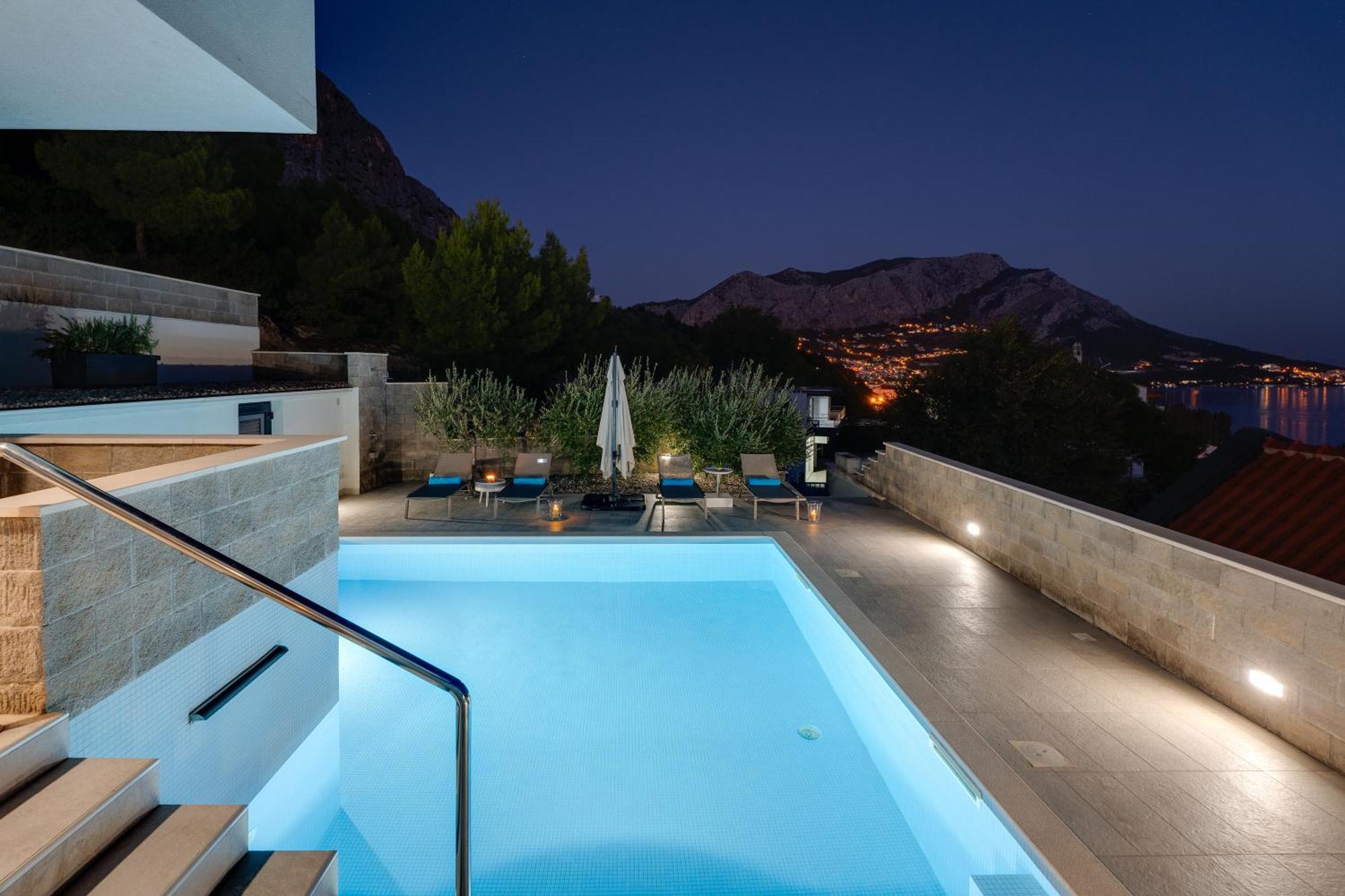 Villa Allegra With 32Msq Heated Pool, 300M Far From Sandy Beaches, Open Sea View Omiš Exteriör bild