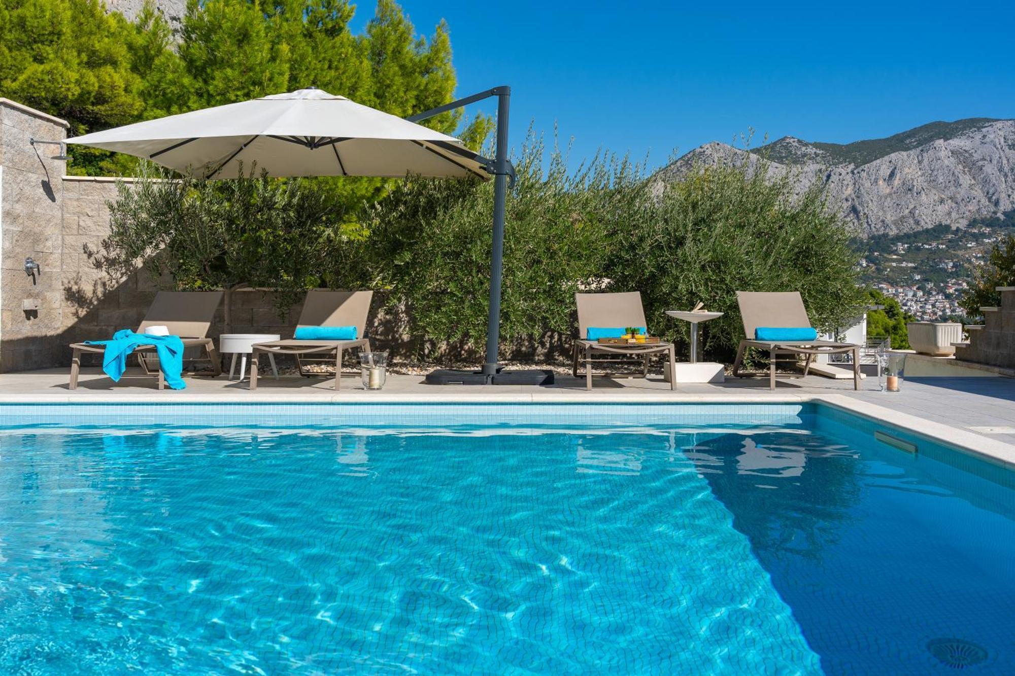 Villa Allegra With 32Msq Heated Pool, 300M Far From Sandy Beaches, Open Sea View Omiš Exteriör bild
