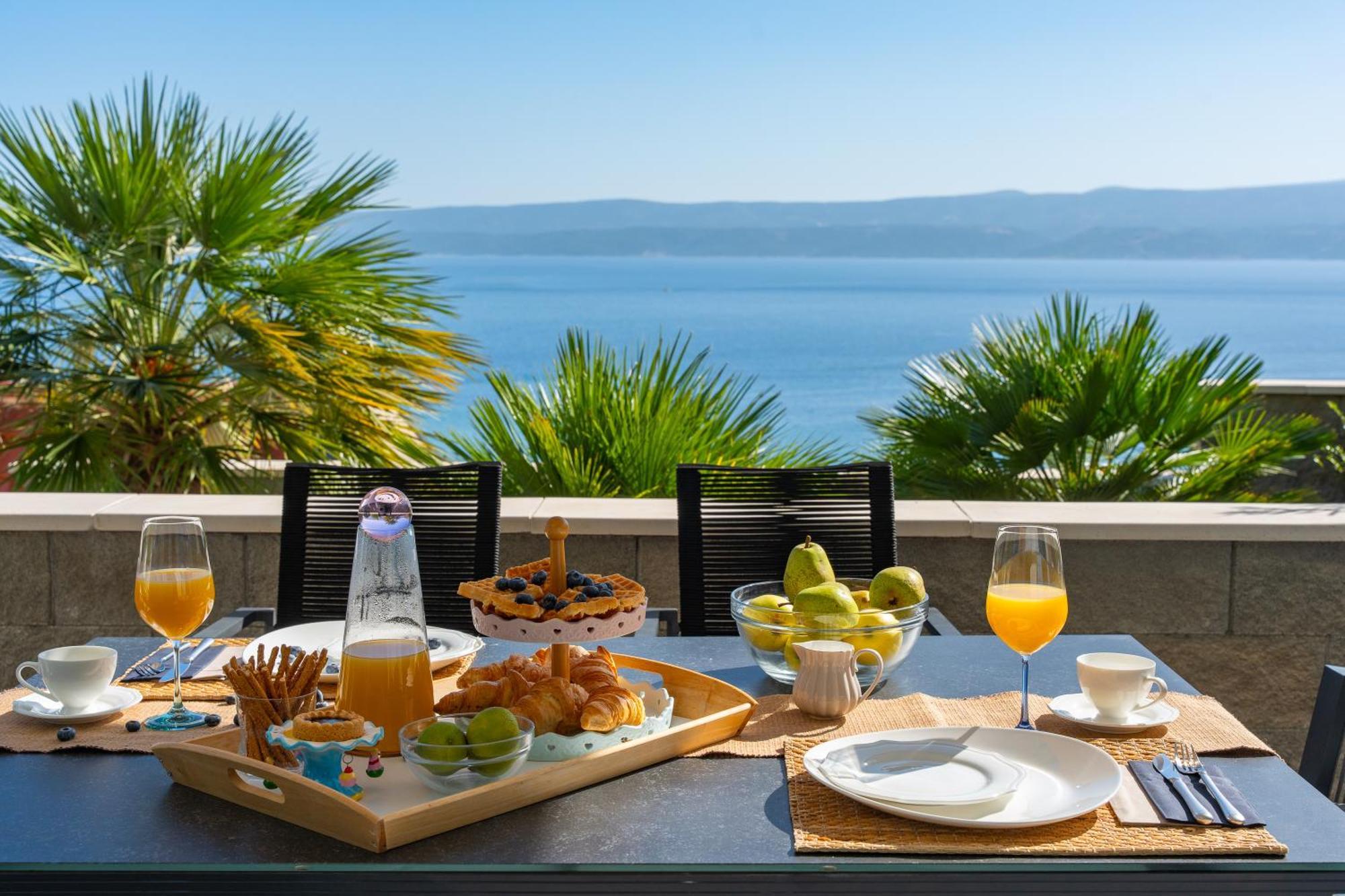 Villa Allegra With 32Msq Heated Pool, 300M Far From Sandy Beaches, Open Sea View Omiš Exteriör bild