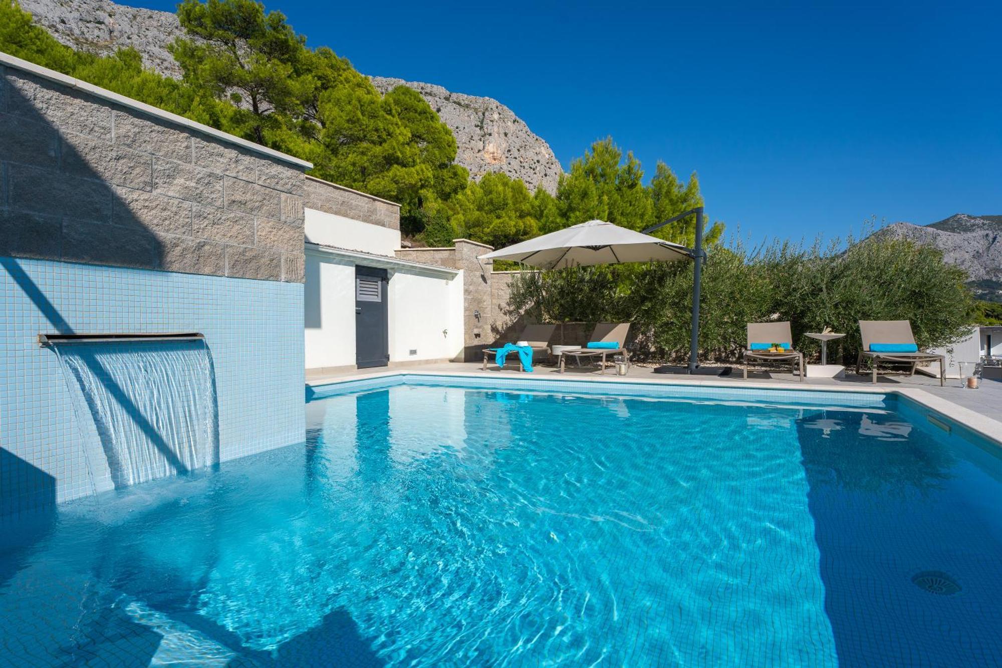 Villa Allegra With 32Msq Heated Pool, 300M Far From Sandy Beaches, Open Sea View Omiš Exteriör bild